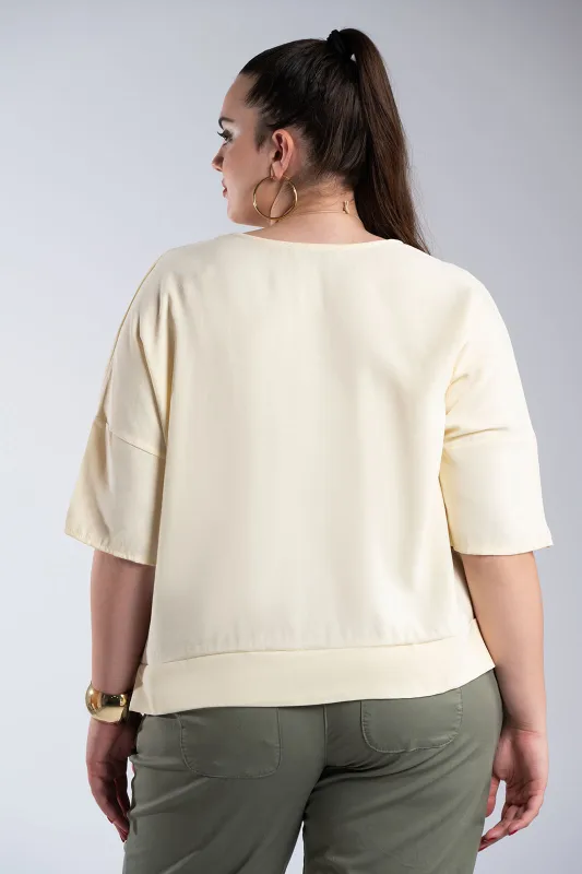 Minimal Oversized T-Shirt Necklace