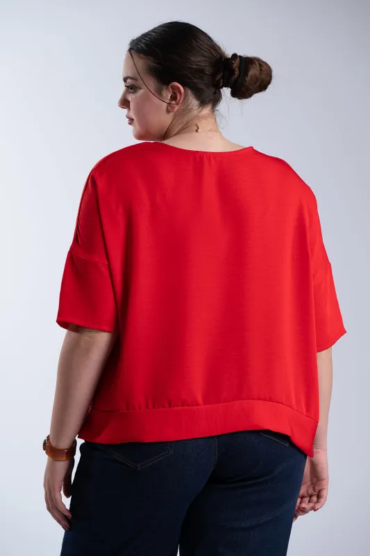 Minimal Oversized T-Shirt Necklace