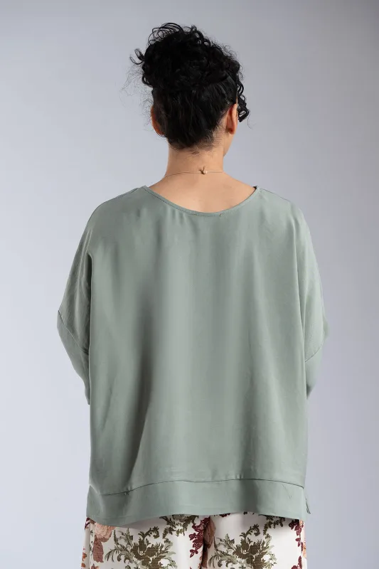 Minimal Oversized T-Shirt Necklace
