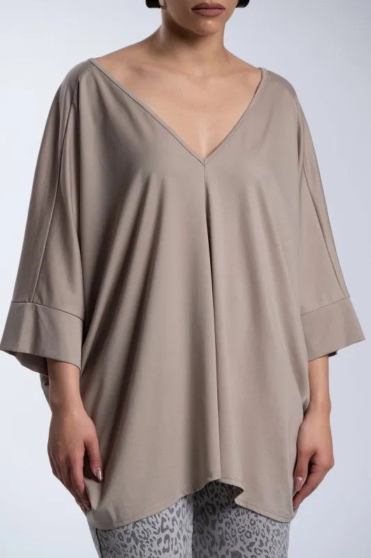 Oversized V-neck T-shirt 