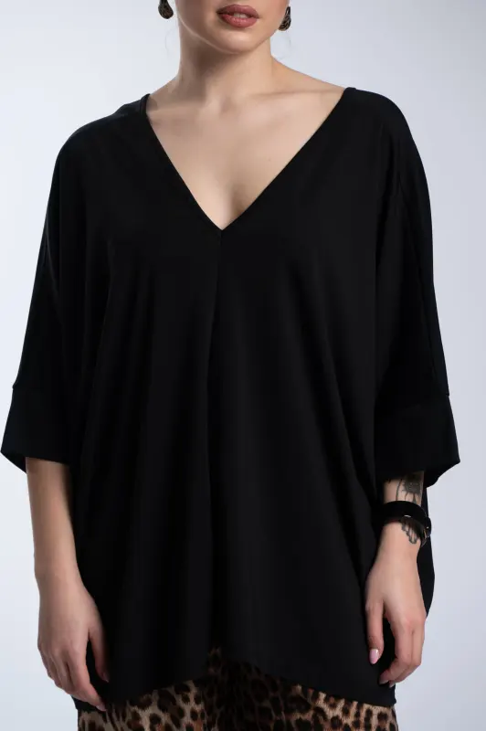 Oversized V-neck T-shirt 