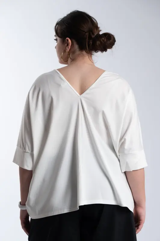 Oversized V-neck T-shirt 