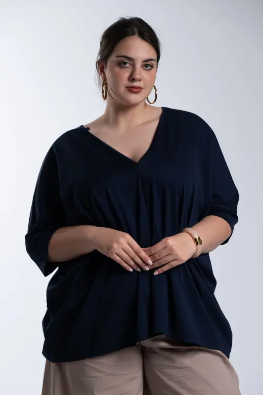 Oversized V-neck T-shirt 