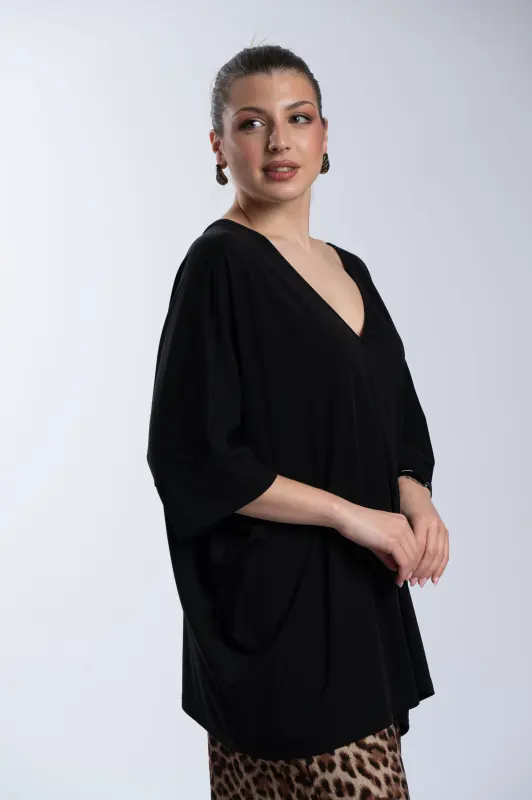 Oversized V-neck T-shirt 