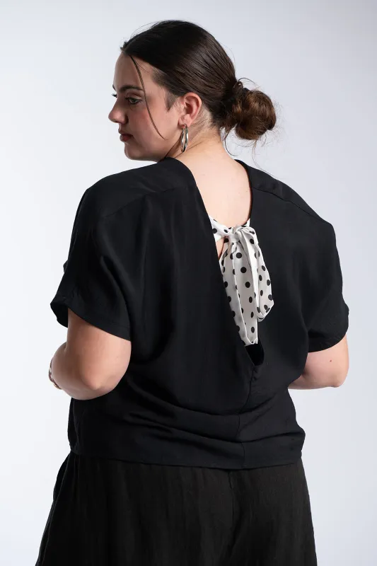 Μπλούζα V Λαιμόκοψη Φιόγκος Πουά