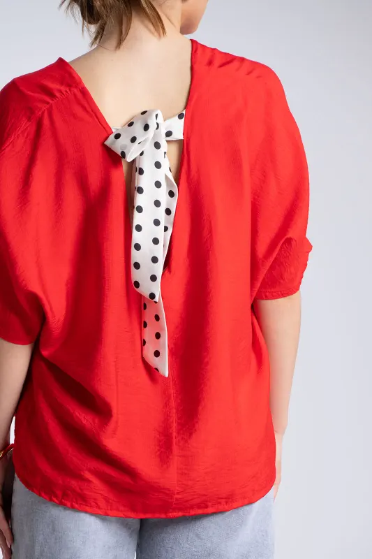 Μπλούζα V Λαιμόκοψη Φιόγκος Πουά