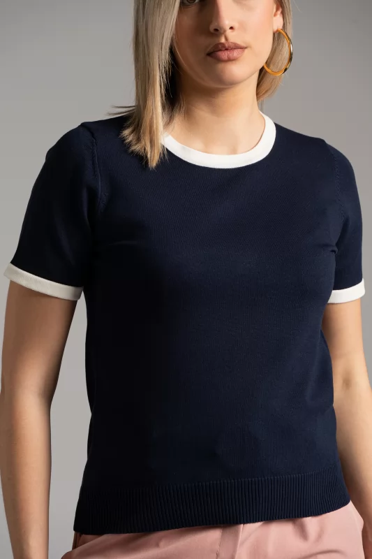Blouse Color Detail