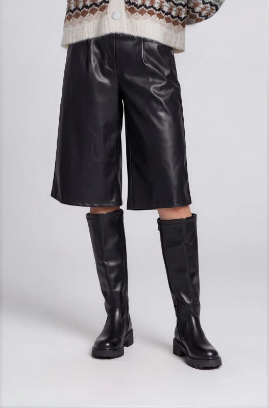 Boots Leatherette Chunky 