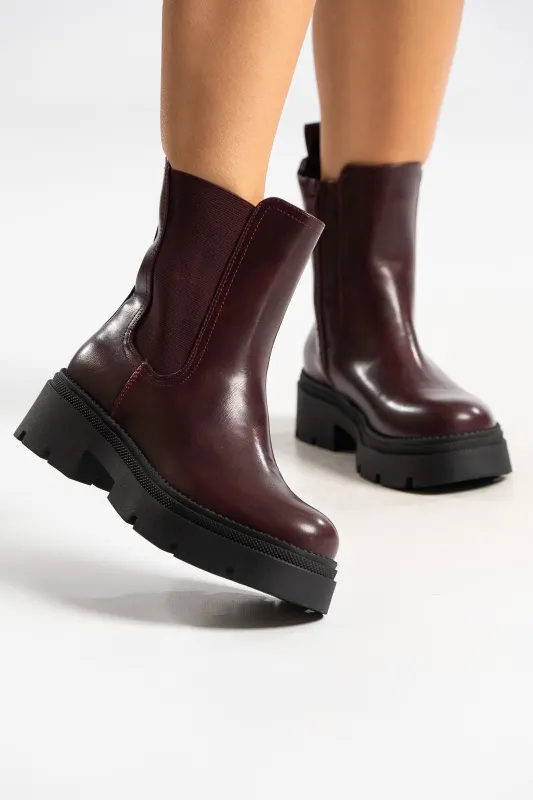 Boots Elastic Detail