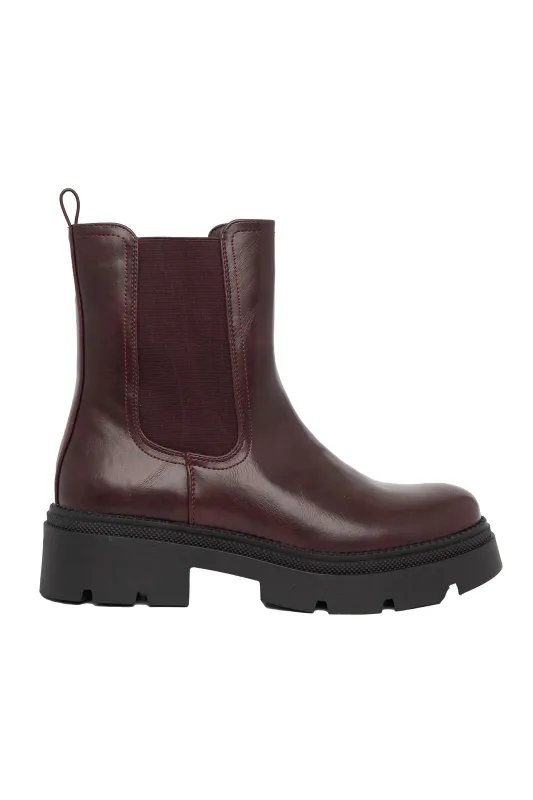 Boots Elastic Detail
