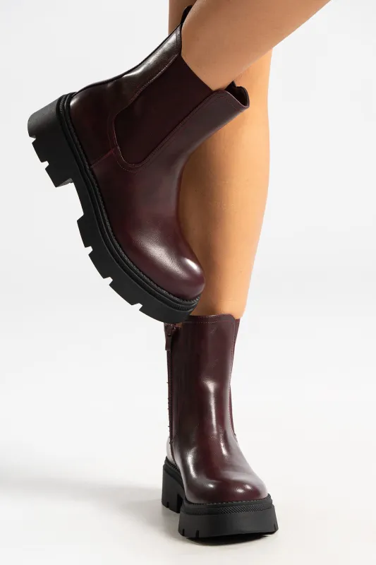Boots Elastic Detail