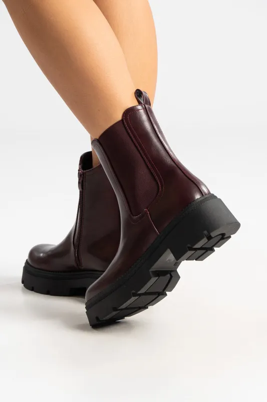 Boots Elastic Detail