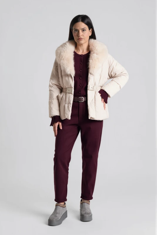 Jacket Puffer with a Fur Collar