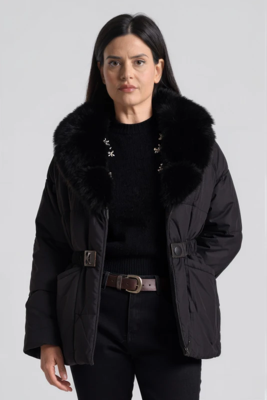Jacket Puffer with a Fur Collar