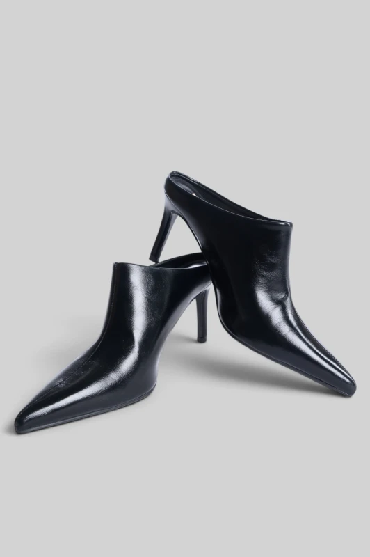 Mule Pointed Leatherette