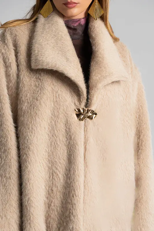 Coat Fluffy Pin