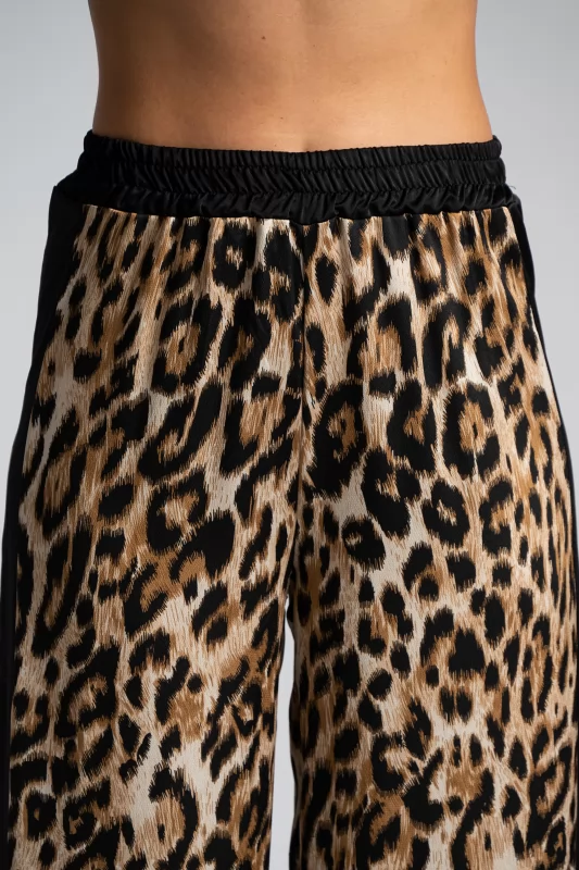 Pants Saten Details
