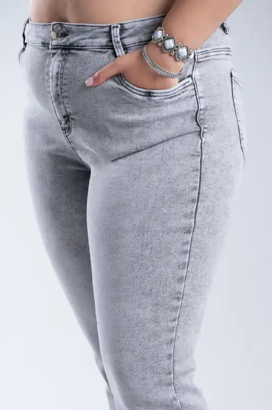 Denim Relaxed Light-Bell Bottom Pants 