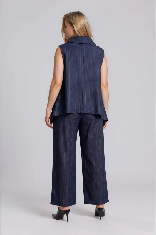 Pants Striped with a Belt