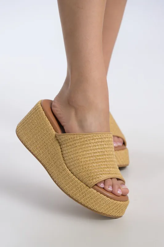 Slides Platforms Straw Texture