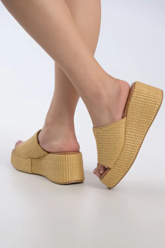 Slides Platforms Straw Texture