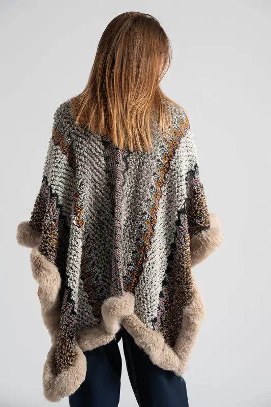 Poncho Knitted Wool Details