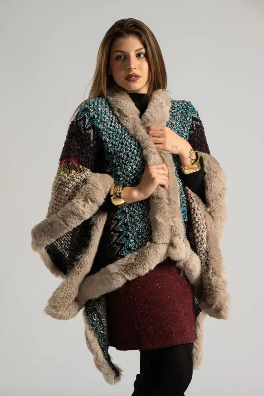 Poncho Knitted Wool Details