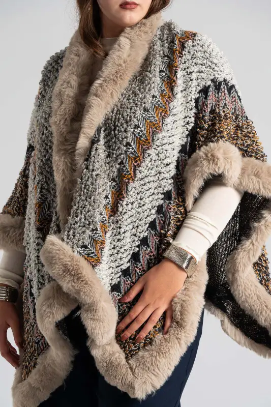Poncho Knitted Wool Details