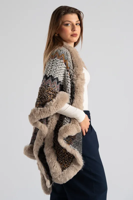 Poncho Knitted Wool Details