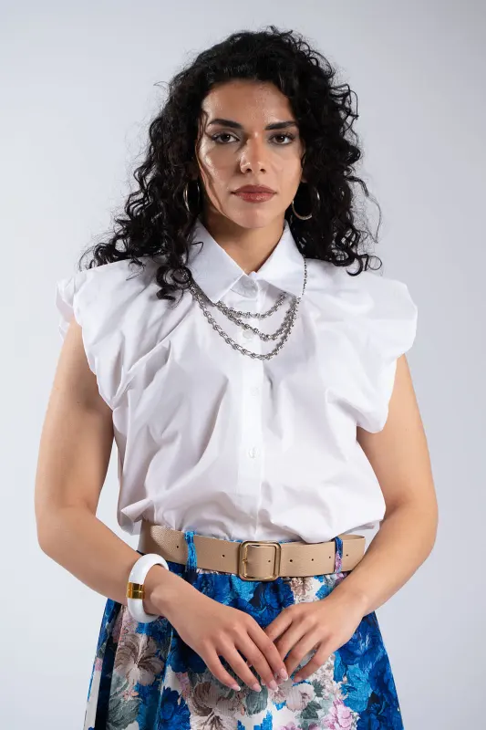 Minimal Chic Sleeveless Shirt