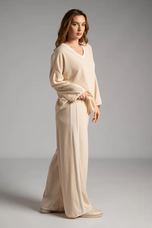 Set Blouse-Pants Color Details