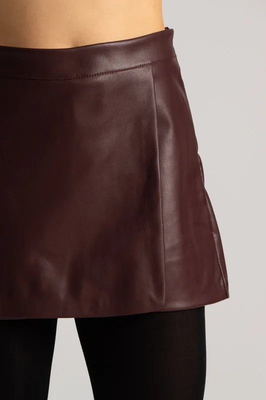 Skorts Δερματίνη