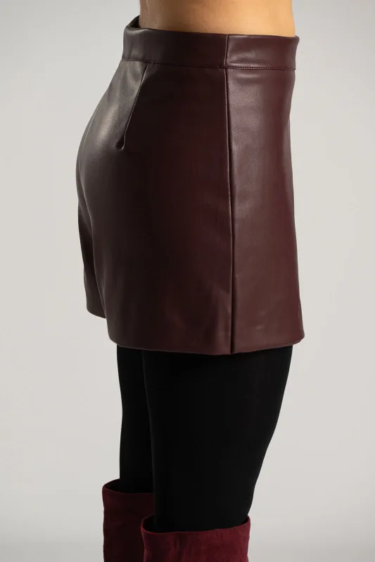 Skorts Δερματίνη