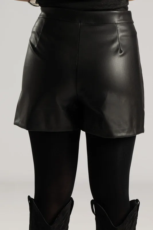 Skorts Δερματίνη