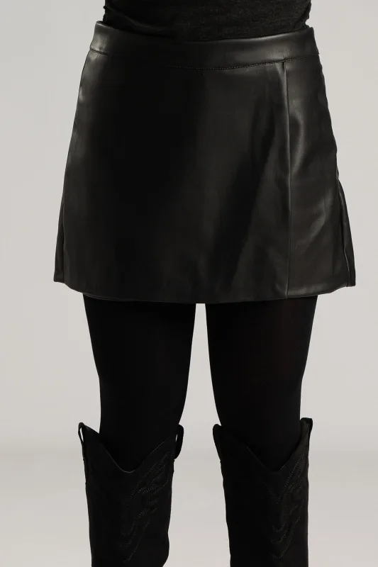 Skorts Δερματίνη