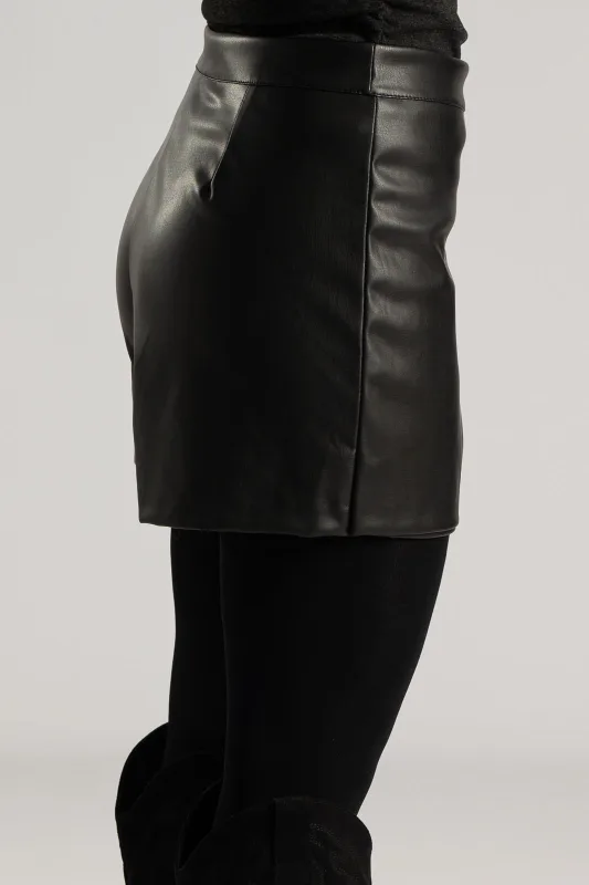 Skorts Δερματίνη