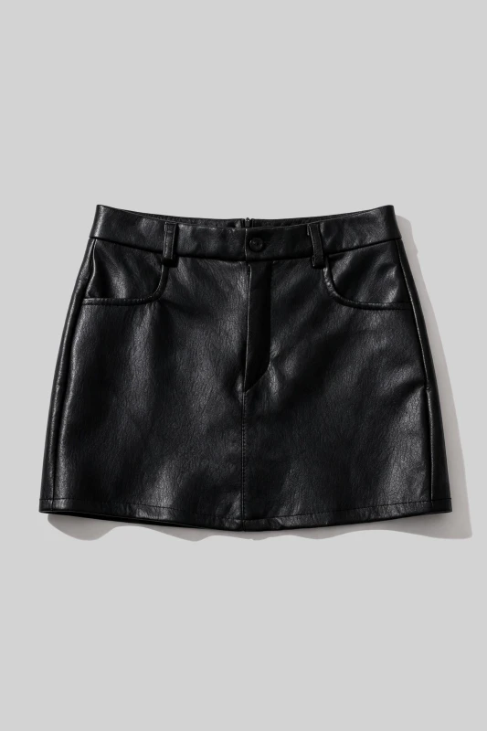 Skorts Δερματίνη