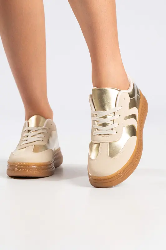 Sneakers Δίπατα