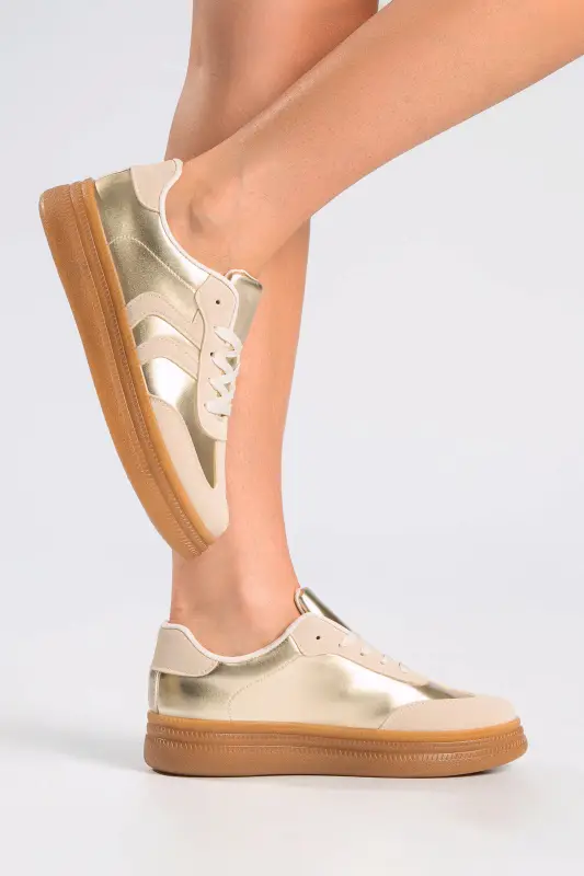 Sneakers Δίπατα