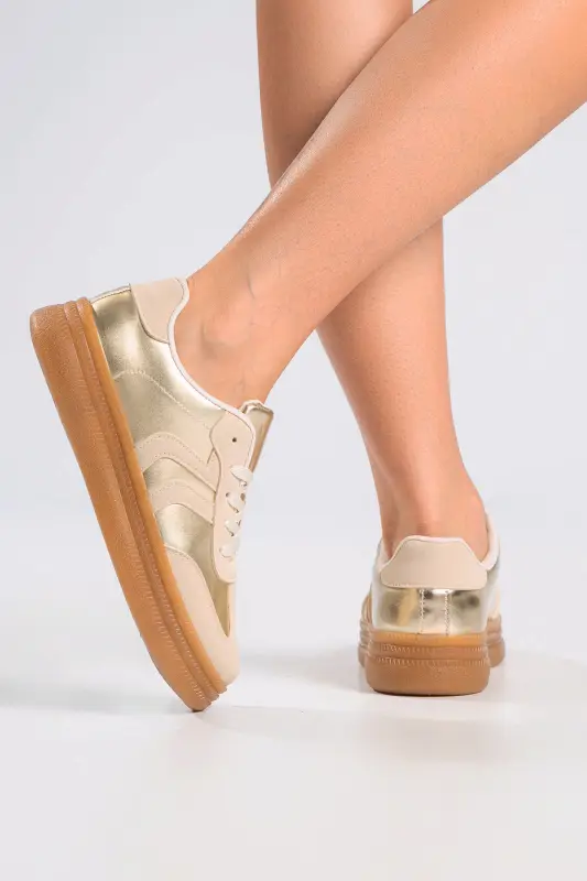Sneakers Δίπατα