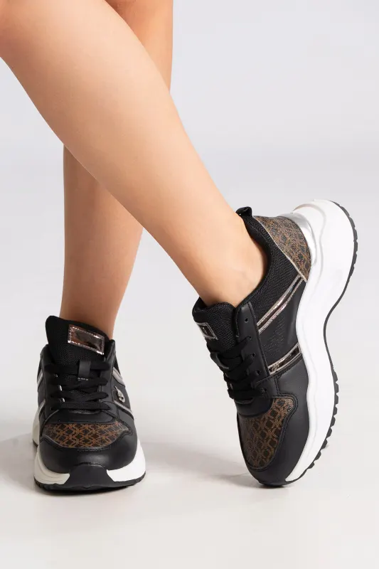 Sneakers Fabric with Leatherette Details