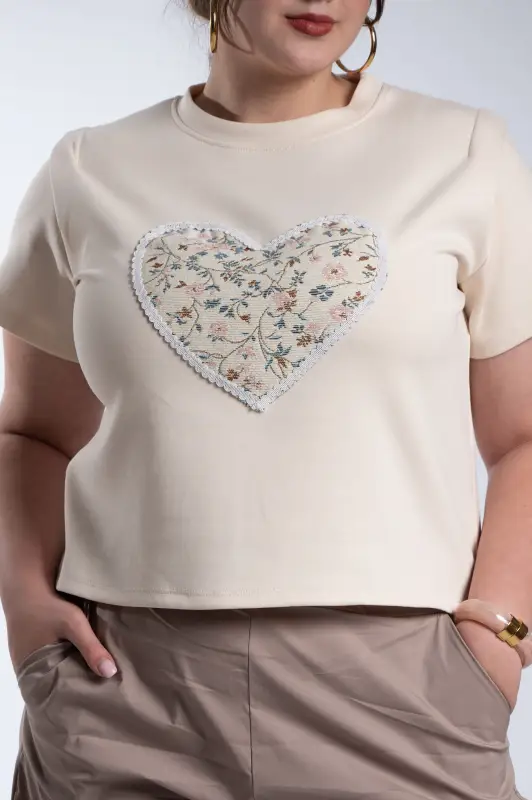 T-shirt  Romantic Heart Detail