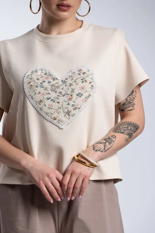 T-shirt  Romantic Heart Detail
