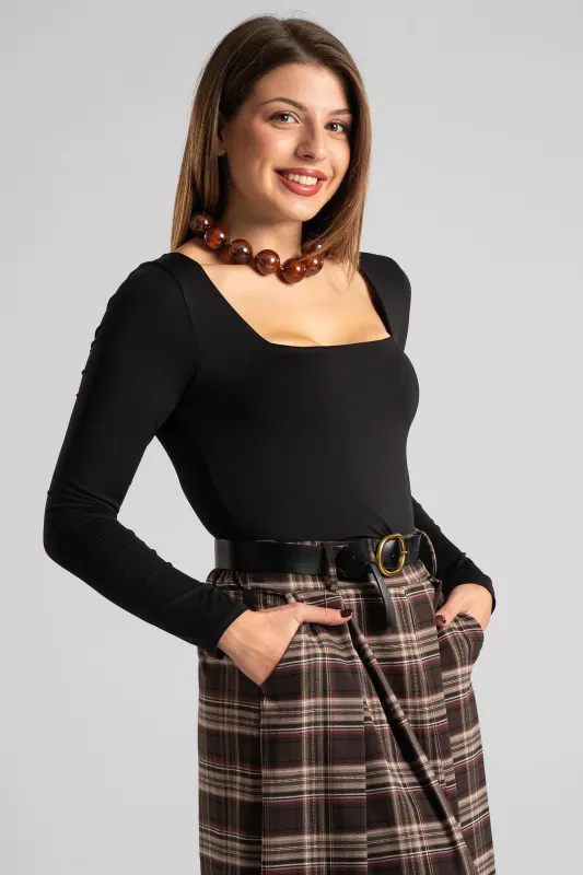 Top Τετραγωνισμένη Λαιμόκοψη