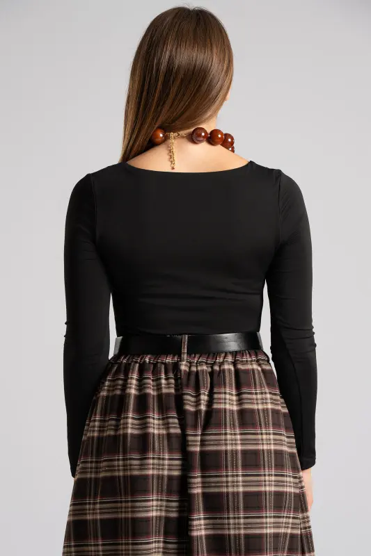 Top Τετραγωνισμένη Λαιμόκοψη