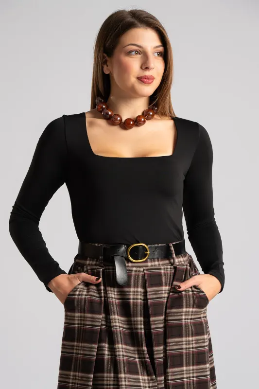 Top Τετραγωνισμένη Λαιμόκοψη