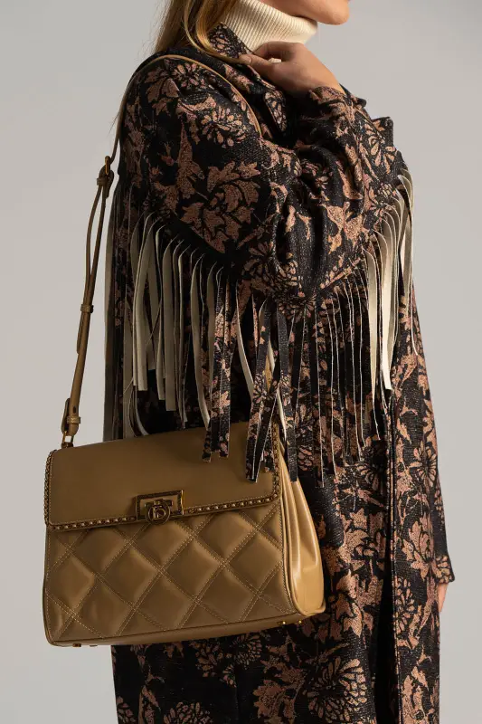 Bag Crossbody Quilted Details