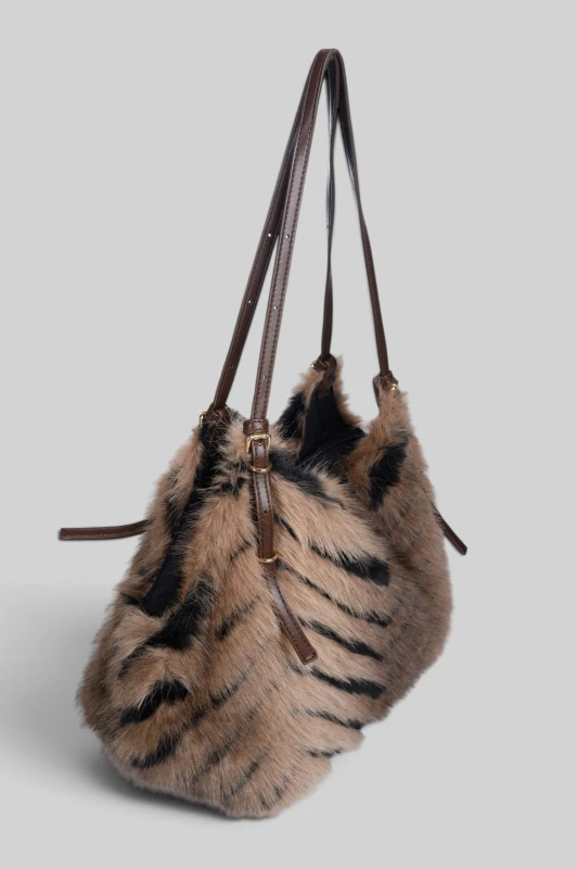 Τσάντα Fluffy Chevron