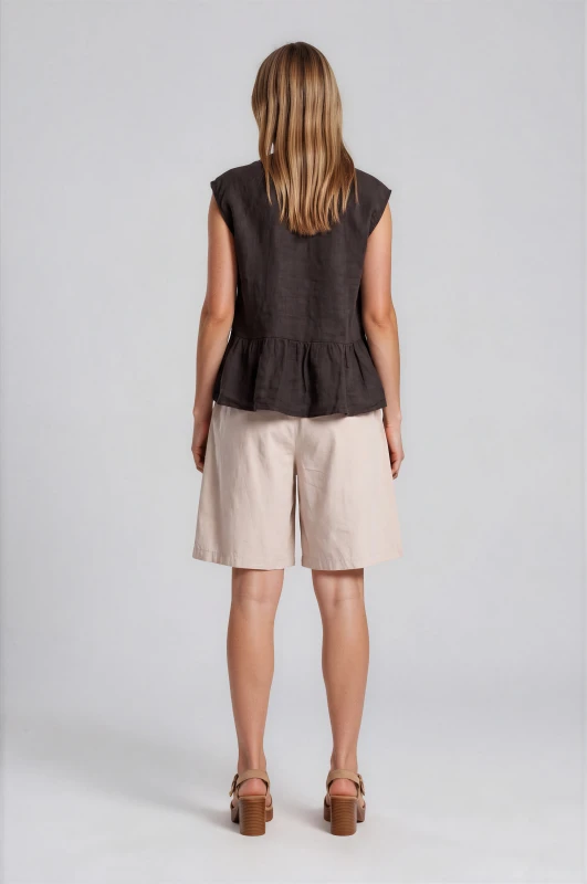 Bermuda Shorts Subtle Pleats Waistband 