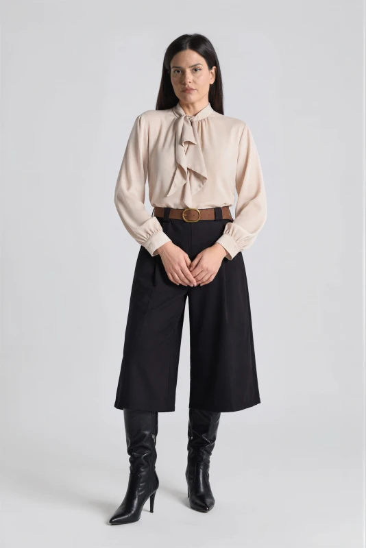 Bermuda with Suede Belt